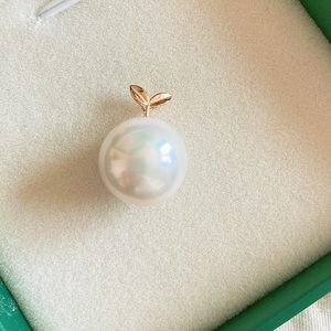 18k gold pearl pendant